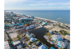 914 3rd St, Fort Myers Beach