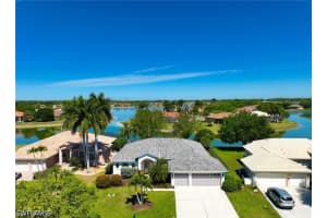 3213 Brookeview Ct, Naples