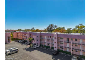 180 Turtle Lake Ct 206, Naples