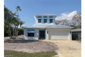 1009 29th Ave N, Naples