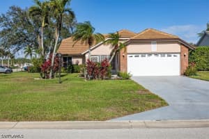 6094 Westbourgh Dr, Naples