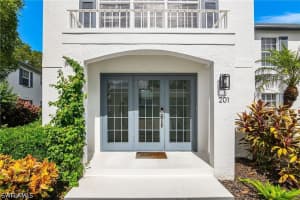 853 Tanbark Dr 201, Naples
