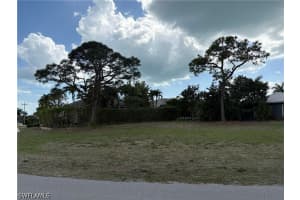 6 Tahiti Rd, Marco Island