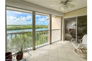 300 Horse Creek Dr Ph03, Naples