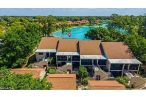 15450 Cedarwood Ln 202, Naples