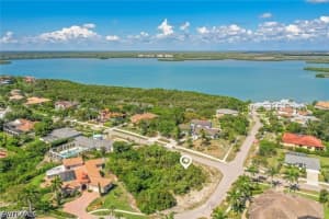 790 Inlet Dr, Marco Island