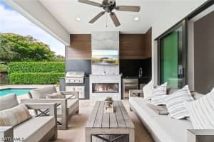 16201 Camden Lakes Cir, Naples