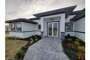 716 Nw 37th Ave, Cape Coral