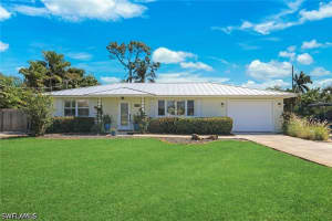 20621 Pine Tree Ln, Estero