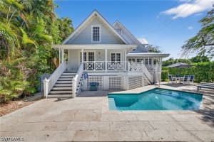 660 8th Ave S, Naples