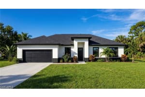 518 Keller St E, Lehigh Acres