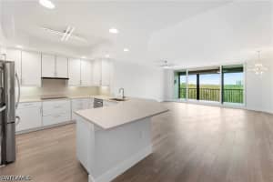 425 Cove Tower Dr 403, Naples