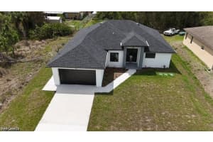 2561 25th St W, Lehigh Acres