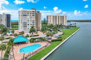 21 Bluebill Ave B905, Naples