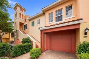 8641 Piazza Del Lago Cir 202, Estero