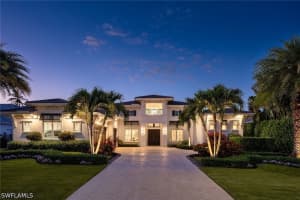 705 Wedge Dr, Naples