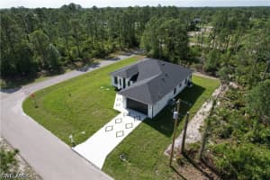 1126 Crestwood St E, Lehigh Acres