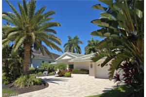 557 Parkwood Ln, Naples