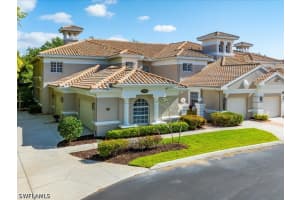 3995 Deer Crossing Ct 201, Naples
