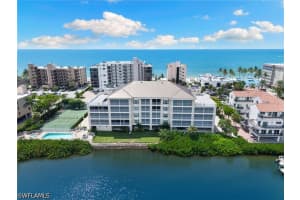 9380 Gulf Shore Dr 402, Naples