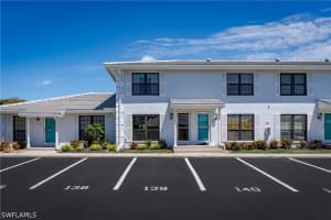 138 Clyburn Way W I2, Marco Island