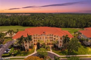 4864 Hampshire Ct 105, Naples