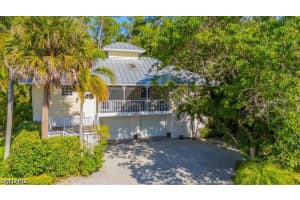 3618 Cottage Club Ln, Naples