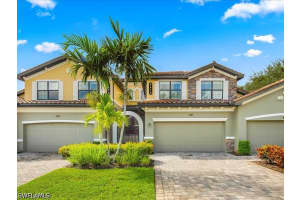 9476 Napoli Ln 202, Naples
