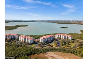 201 Vintage Bay Dr B15, Marco Island