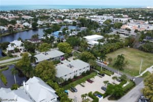 638 7th Ave S B638, Naples