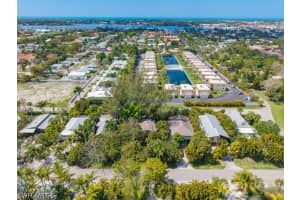 2022 Frederick St, Naples