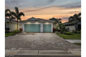 9288 Cayman Dr, Naples
