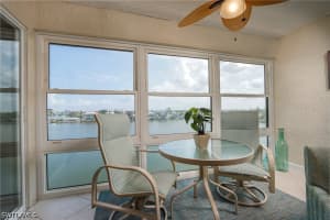 271 Southbay Dr 155, Naples