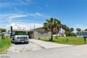7784 Raymary St, Bokeelia