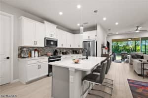 10353 Bonavie Cove Dr, Fort Myers