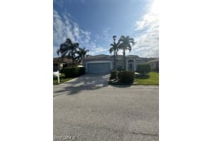 11016 Lakeland Cir, Fort Myers