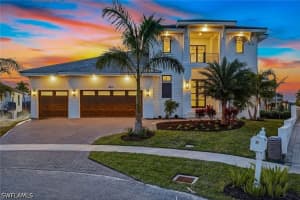 810 Elm Ct, Marco Island