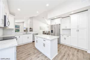1671 Triangle Palm Ter, Naples