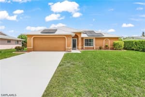 1215 Se 27th St, Cape Coral