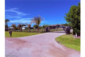 19781 Woodbridge Ln, North Fort Myers