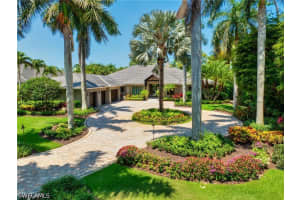 384 Edgemere Way E, Naples