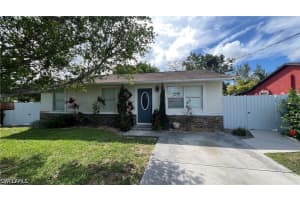 5374 Warren St, Naples