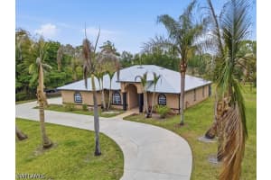 1420 Columbus Ave, Lehigh Acres