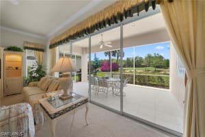 487 Preswick Ln, Naples