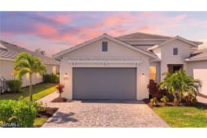 9194 Cayman Dr, Naples