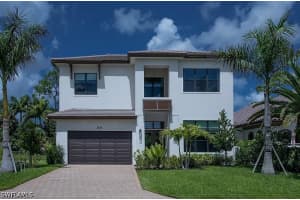 2935 Coco Lakes Dr, Naples