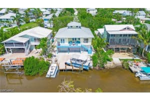 1296 Grand Canal Dr, Naples