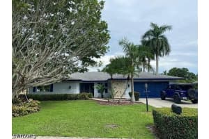 5097 Greenbriar Dr, Fort Myers