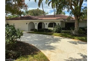 560 Bald Eagle Dr 22, Naples