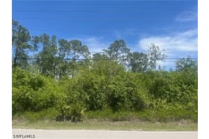  Desoto Blvd N, Naples